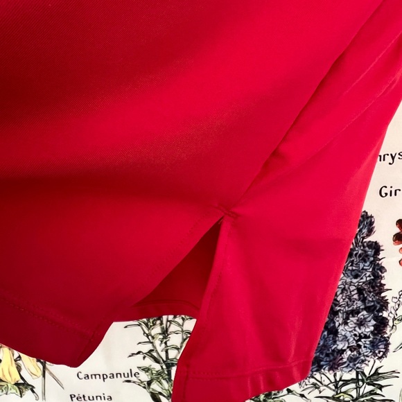 Bay leaf red tennis skirt/skort. Size S. Mesh undershirts. Poly/ spandex - Picture 4 of 4